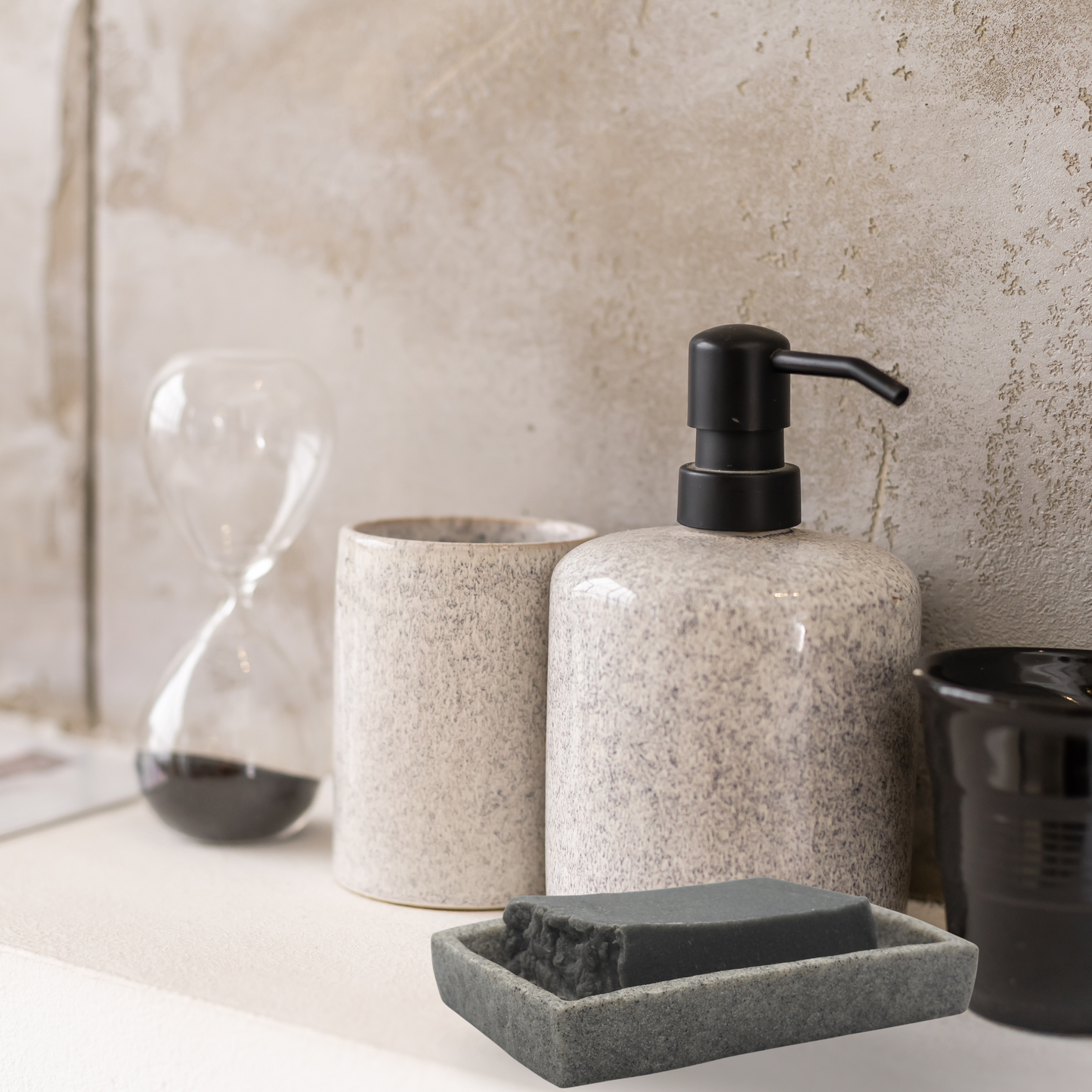 Sapun de casa natural exfoliant cu ulei de masline si praf de carbune